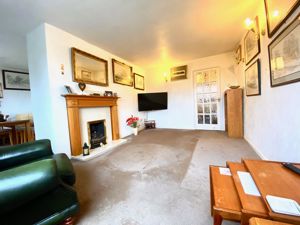 Lounge- click for photo gallery